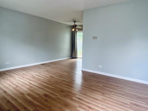 3317 Fox Hill Rd, Aurora, IL 60504 photo 2
