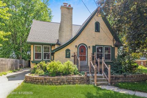 663 Preston Ave, Elgin, IL 60120 photo 1