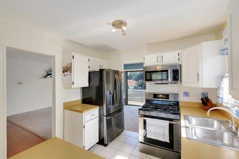 2330 Waterfall Ln, Hanover Park, IL 60133 photo 9
