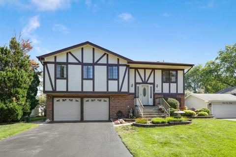 2330 Waterfall Ln, Hanover Park, IL 60133 photo 2