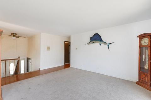 2330 Waterfall Ln, Hanover Park, IL 60133 photo 4