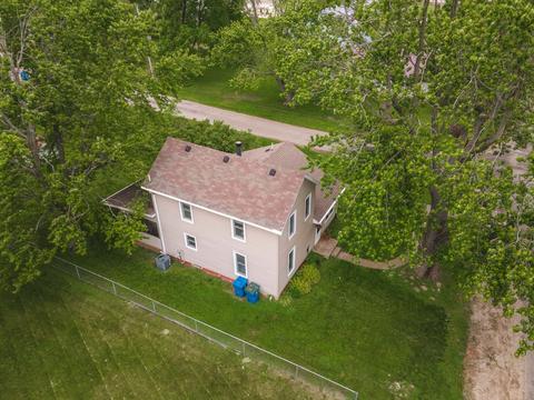 202 S Walnut St, Arrowsmith, IL 61722 photo 4