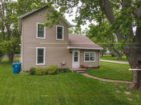 202 S Walnut St, Arrowsmith, IL 61722 photo 2
