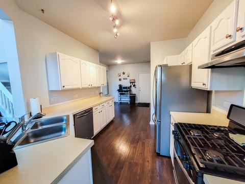3105 Anton Dr, Aurora, IL 60504 photo 4