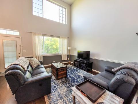 3105 Anton Dr, Aurora, IL 60504 photo 2