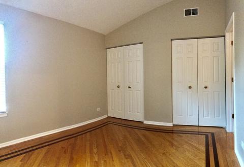 760 Ripple Brook Ct, Elgin, IL 60120 photo 13