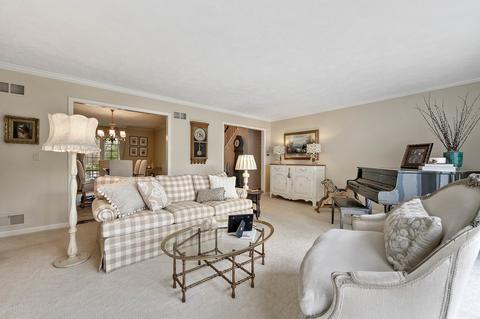 1264 Brighton Dr, Wheaton, IL 60189 photo 6