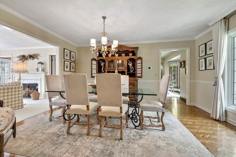 1264 Brighton Dr, Wheaton, IL 60189 photo 3