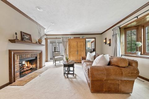 1264 Brighton Dr, Wheaton, IL 60189 photo 13