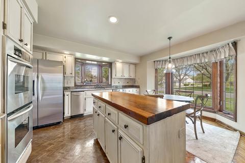 1264 Brighton Dr, Wheaton, IL 60189 photo 8