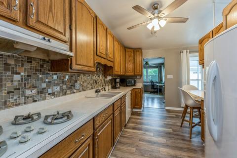 3905 Wren Ln, Rolling Meadows, IL 60008 photo 4