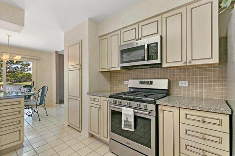 4159 Picardy Dr, Northbrook, IL 60062 photo 3