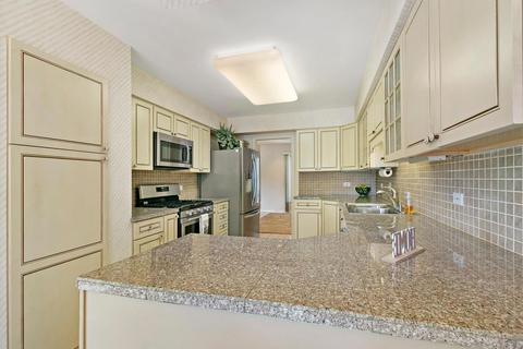 4159 Picardy Dr, Northbrook, IL 60062 photo 5