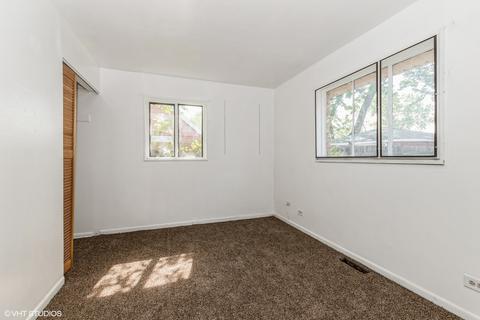 6913 Olympic Dr, Bridgeview, IL 60455 photo 14