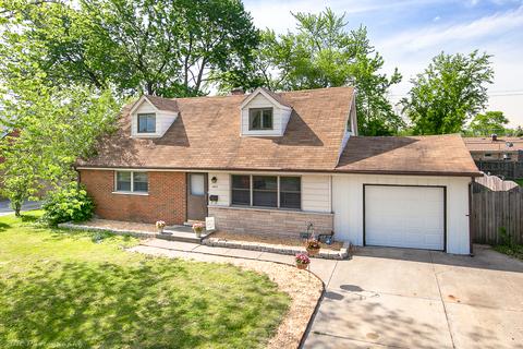 6913 Olympic Dr, Bridgeview, IL 60455 photo 2