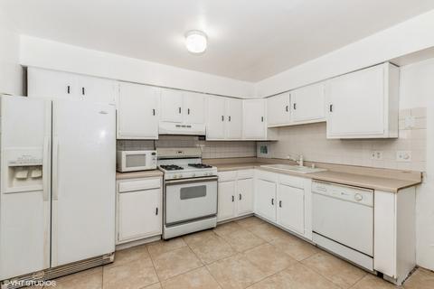 6913 Olympic Dr, Bridgeview, IL 60455 photo 8