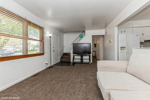 6913 Olympic Dr, Bridgeview, IL 60455 photo 5