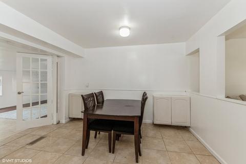 6913 Olympic Dr, Bridgeview, IL 60455 photo 7