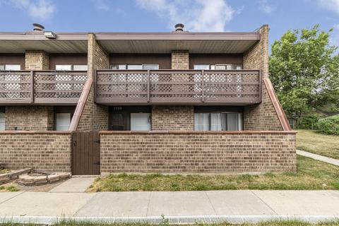 1110 Kenneth Cir, Elgin, IL 60120 photo 1