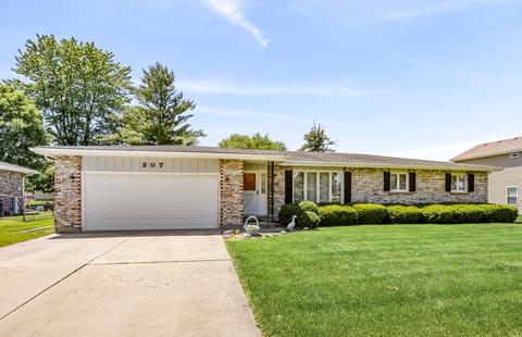 207 Arrowhead Dr, Minooka, IL 60447 photo 1