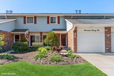 1722 Warwick Ct, Wheaton, IL 60189 photo 1