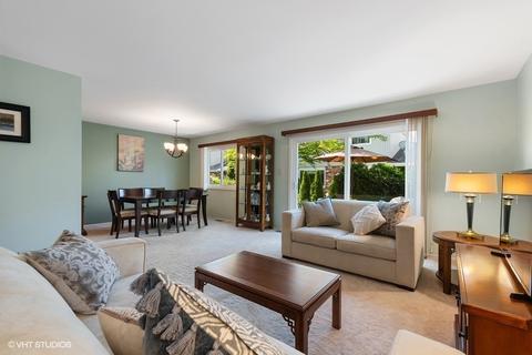 1722 Warwick Ct, Wheaton, IL 60189 photo 2