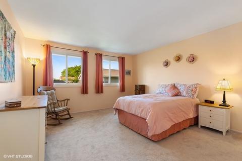1722 Warwick Ct, Wheaton, IL 60189 photo 9