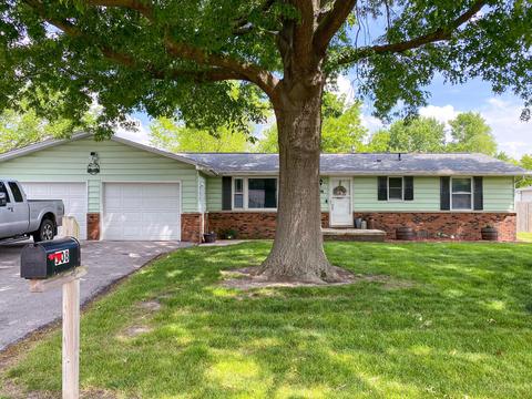 508 W Frederick St, Thomasboro, IL 61878 photo 3