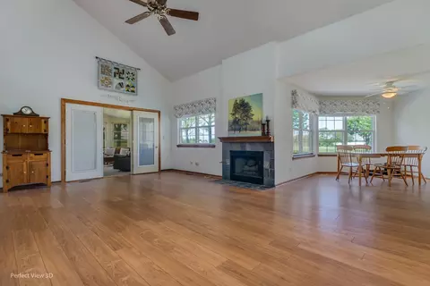 21305 Silktree Cir, Plainfield, IL 60544 photo 2