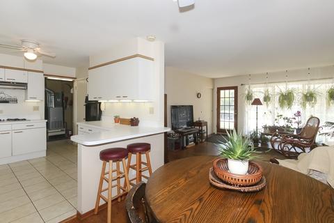 110 Forest Park Ln, Hoffman Estates, IL 60169 photo 8