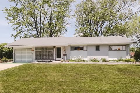 110 Forest Park Ln, Hoffman Estates, IL 60169 photo 1