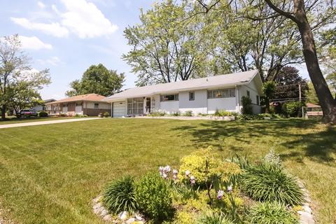 110 Forest Park Ln, Hoffman Estates, IL 60169 photo 2
