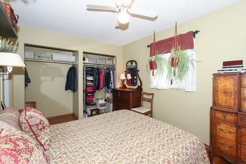 110 Forest Park Ln, Hoffman Estates, IL 60169 photo 17