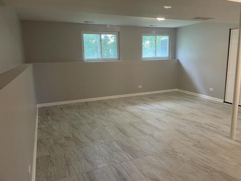 1089 Hunter Dr, Elgin, IL 60120 photo 11