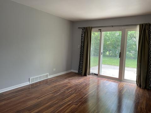 1089 Hunter Dr, Elgin, IL 60120 photo 5