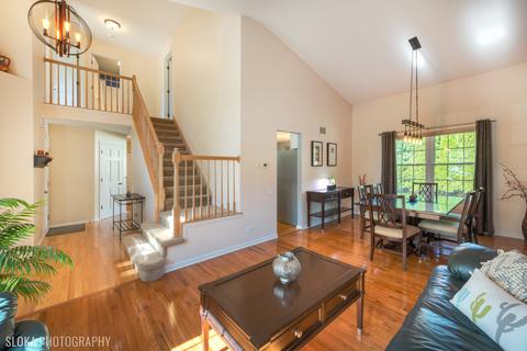 462 Summersweet Ln, Bartlett, IL 60103 photo 3
