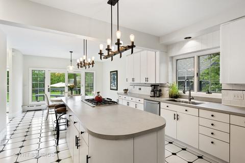 814 N Main St, Wheaton, IL 60187 photo 14