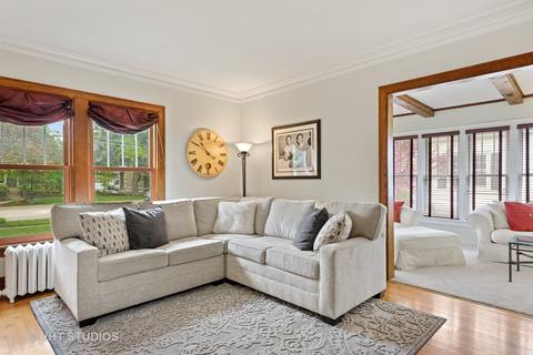 814 N Main St, Wheaton, IL 60187 photo 9