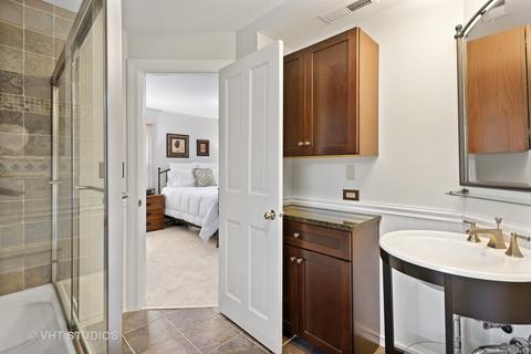 814 N Main St, Wheaton, IL 60187 photo 21