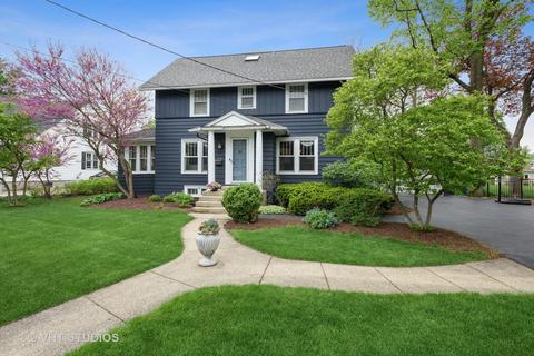 814 N Main St, Wheaton, IL 60187 photo 2