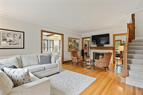 814 N Main St, Wheaton, IL 60187 photo 7