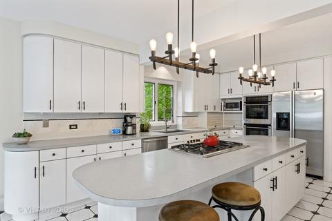 814 N Main St, Wheaton, IL 60187 photo 16