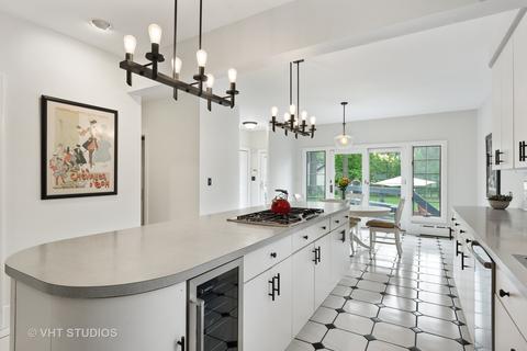 814 N Main St, Wheaton, IL 60187 photo 15