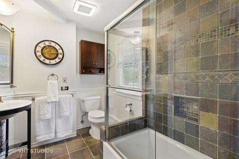 814 N Main St, Wheaton, IL 60187 photo 22
