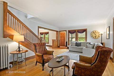 814 N Main St, Wheaton, IL 60187 photo 8