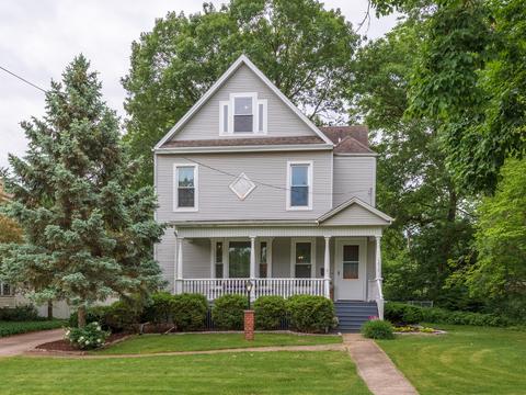 1217 E Washington St, Bloomington, IL 61701 photo 2