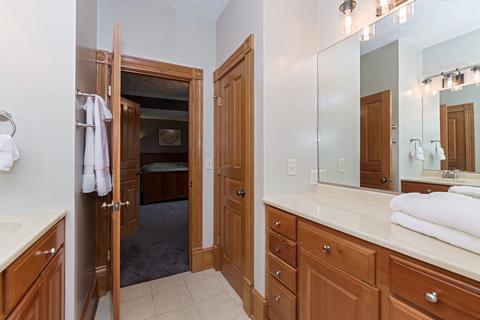 1217 E Washington St, Bloomington, IL 61701 photo 35