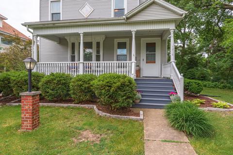 1217 E Washington St, Bloomington, IL 61701 photo 3