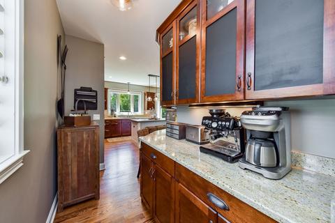 2000 Windham Cir, Wheaton, IL 60187 photo 16