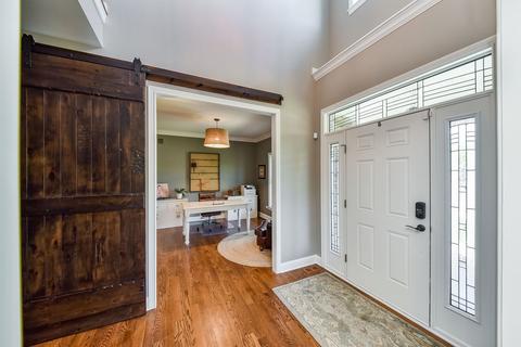 2000 Windham Cir, Wheaton, IL 60187 photo 9
